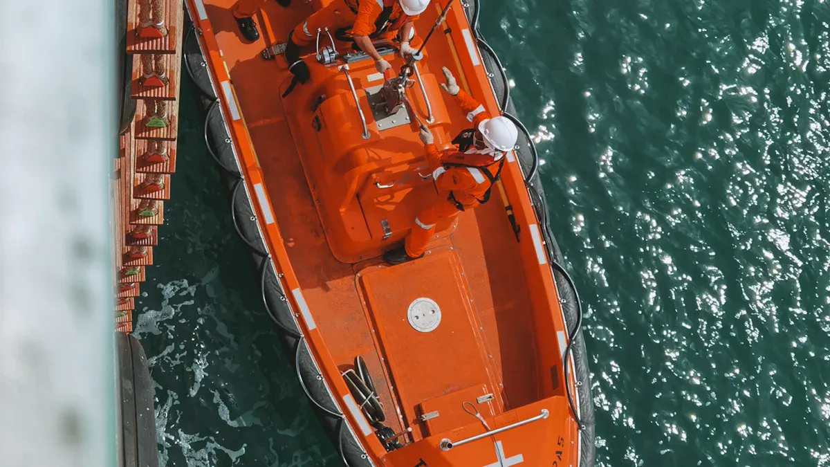 Ежемесячное и ежегодное ТО спасательной лодки: полное руководство на 2025 год