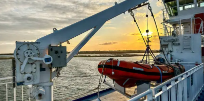 Ports and terminals for lifting rescue boats technical solutions and standards.png